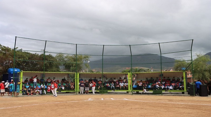 Culmina rehabilitación de estadio El Campito en La Guaira