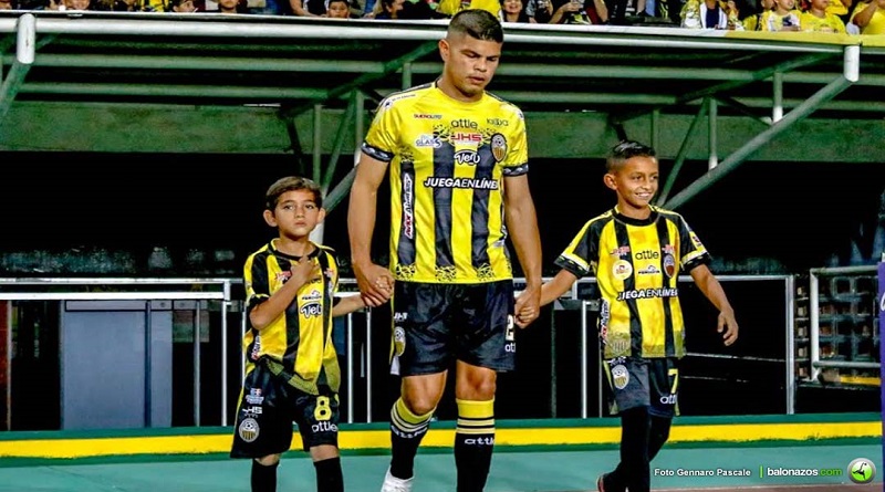 Futbolista Edder Farías abandona el Deportivo Táchira