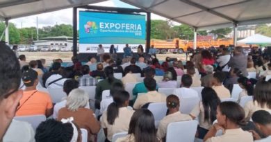 ReporteVTV  |  Estudiantes y bachilleres manifiestan agradecimiento por Expoferia en La Carlota
