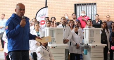 Entregan equipos médicos a hospitales del estado Miranda
