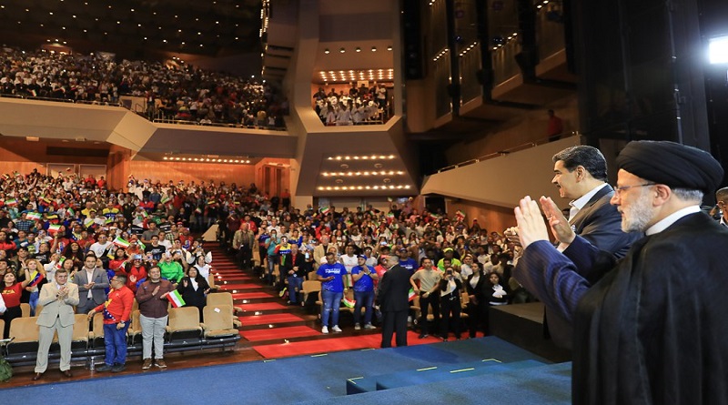 Juventud venezolana sostiene encuentro con presidentes de Venezuela e Irán