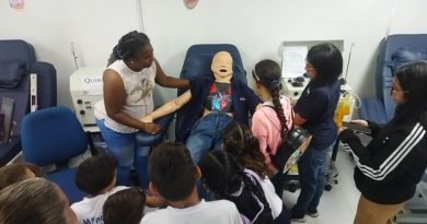 Estudiantes conocen importancia de los derivados sanguíneos en Quimbiotec