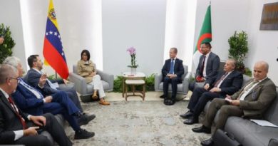 Vicepresidenta Delcy Rodríguez sostiene encuentro con delegación de Argelia para fortalecer cooperación