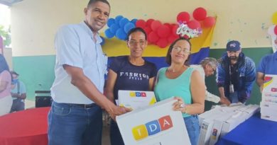 Cantv entrega equipos TDA a familias de Yaracuy
