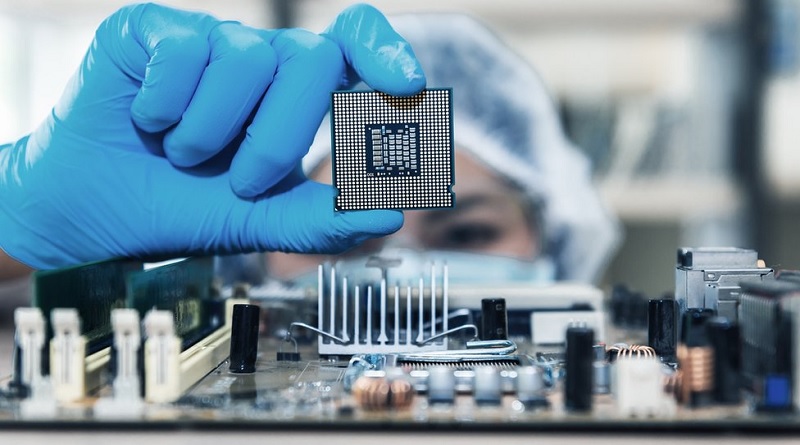 Gigante taiwanés TSMC retrasa la producción de semiconductores en planta de EE. UU.