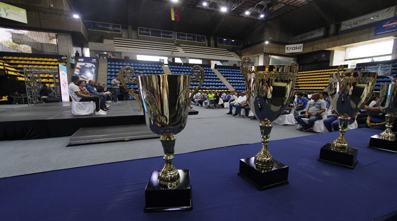 Entregan premiaciones a ganadores de los Juegos Estudiantiles Miranda 2023