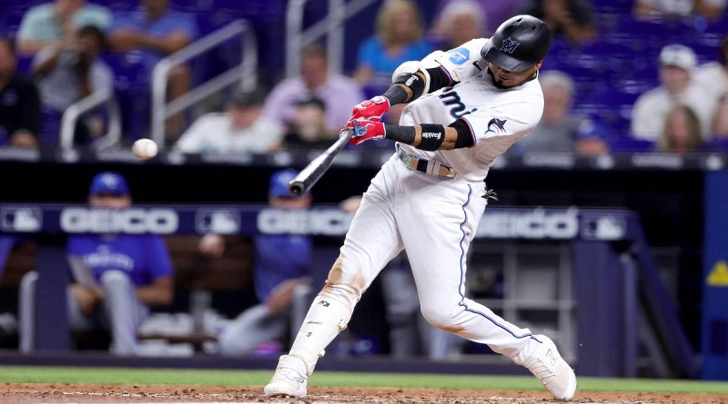 Luis Arráez establece récord de hits en Miami Marlins