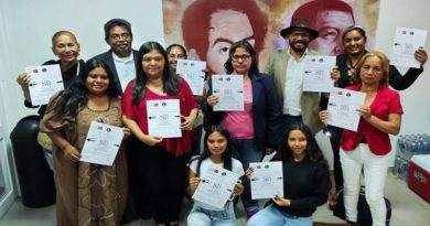 Entregan certificados del diplomado sobre vida y obra de Simón Bolívar