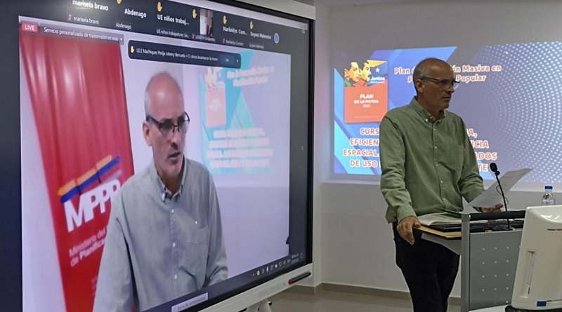 Siguen jornadas de Formación Masiva en Planificación Popular en Venezuela