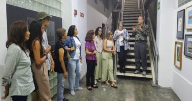 Participa en la clausura de la exposición “Sueños Fragmentados” en Caracas