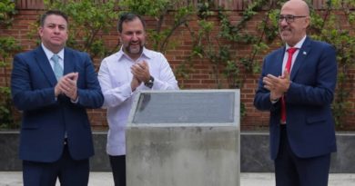 Embajada de Argentina en Venezuela devela placa conmemorativa a Perón