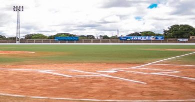 Rehabilitan e inauguran estadio Enzo Hernández en Anzoátegui
