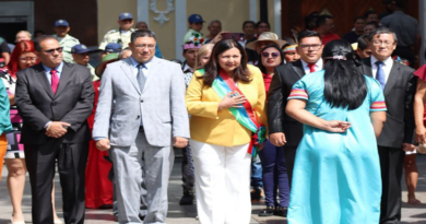 Con ofrenda floral y musical celebran 456 años de Caracas