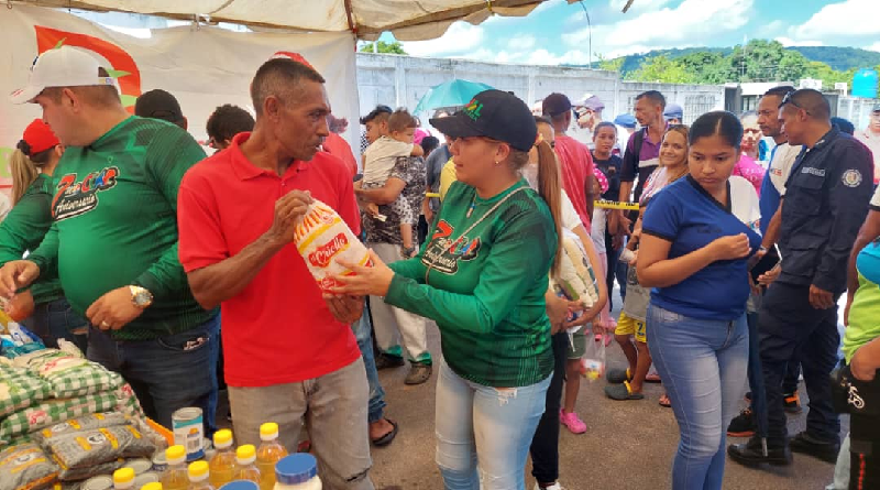 Distribuyen más de ocho toneladas de alimentos en Delta Amacuro