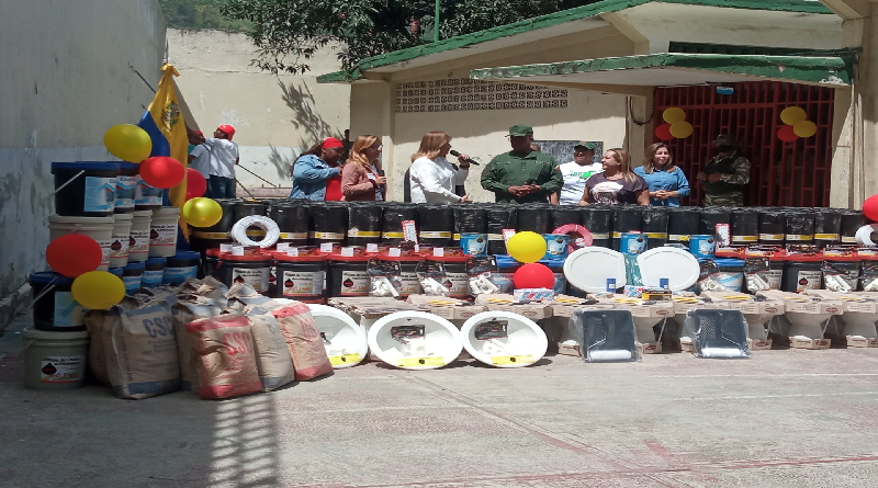 Entregan materiales para rehabilitar Escuela Nacional Amanda de Schnell en La Vega