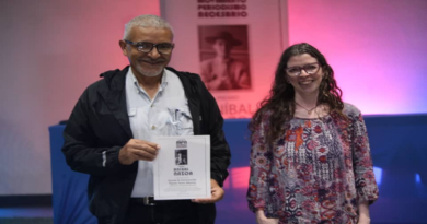 Escuela de Comunicación Popular Yanira Albornoz recibe premio Aníbal Nazoa