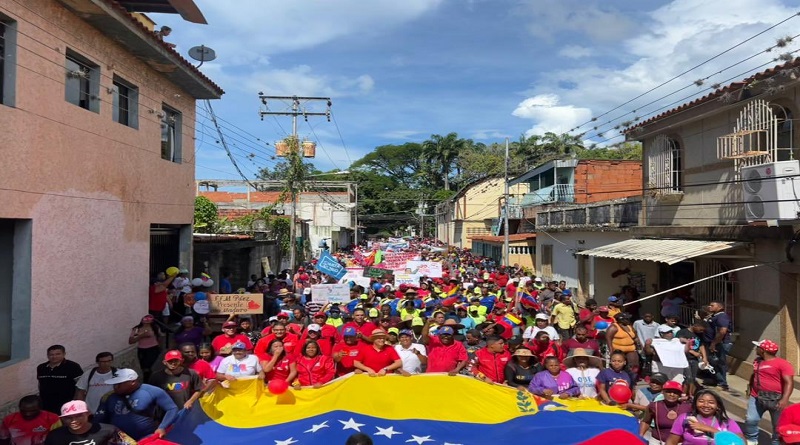 Pueblo de Río Chico se movilizó en apoyo al presidente Nicolás Maduro