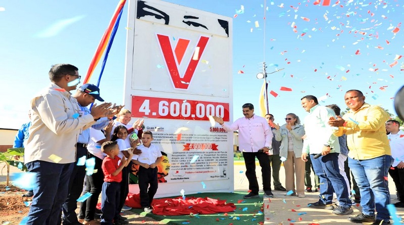 Entregan Hito 4 millones 600 mil de la GMVV en Falcón