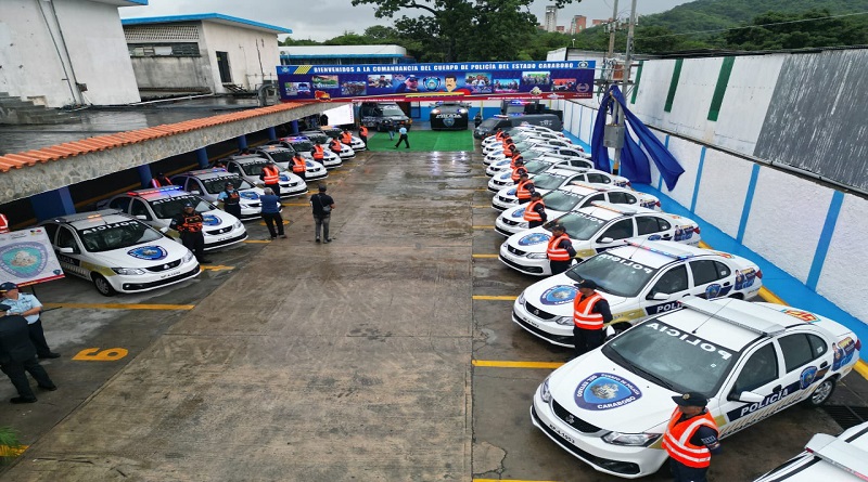 Policía de Carabobo recibe dotación de equipos, uniformes, insumos y 20 radiopatrullas