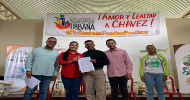 Benefician a productores de Antímano con financiamientos e instrumentos agrarios