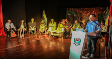 Expresiones literarias se exhibe en Festival Mundial de Poesía de Anzoátegui