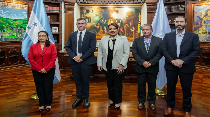 Presidenta de Honduras recibe a misión de la ONU