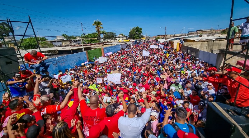 Militantes del PSUV de Sucre respaldan al Presidente Nicolás Maduro