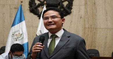 Ordenan al Ministerio Público investigar a funcionario del TSE de Guatemala