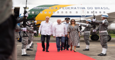 Presidente Lula da Silva arriba a Colombia para cita amazónica