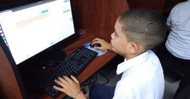 Semilleros Científicos de Carabobo practican programación robótica