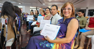 Entregan reconocimientos a ganadores de I Concurso de Artículos de Publicación Científica