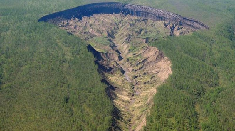 Revelan asombroso vistazo de la “puerta al inframundo” de Siberia