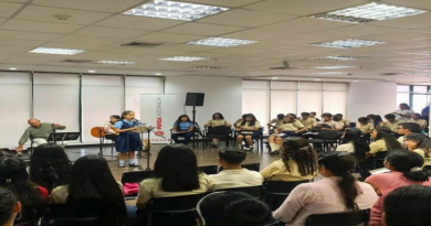 Estudiantes reciben reconocimientos en Taller de Poesía Juan Calzadilla en Zulia