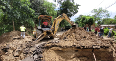 Recuperan alcantarillado de la troncal 10 en municipio Andrés Mata de Sucre