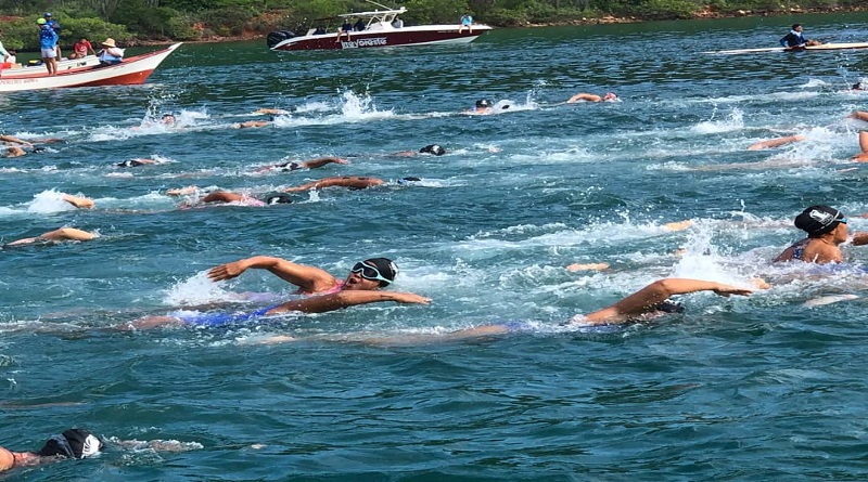 Más de 500 nadadores participan en la IV Edición de Aguas Abiertas Mochima 2023
