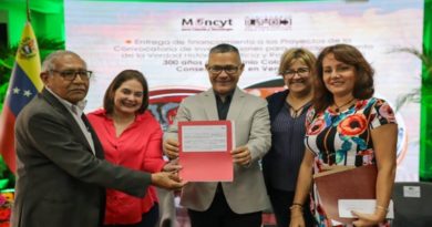 Entregan financiamiento a 20 investigaciones sobre descolonización y verdad histórica en Venezuela