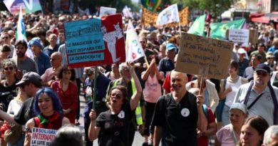 Autoridades de Francia condenan a prisión a 742 personas por participar en protestas