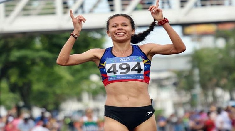 Joselyn Brea gana el oro en la media maratón e impone récord
