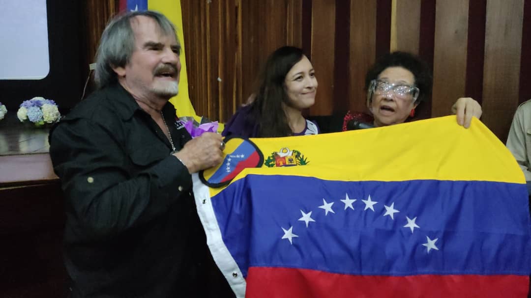 María León: documental “Hortensias para Inés” refuerza el compromiso con Chávez