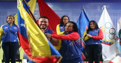 Abanderados José Díaz y Franyelli Polanco a Suramericanos de Playa Santa Marta 2023