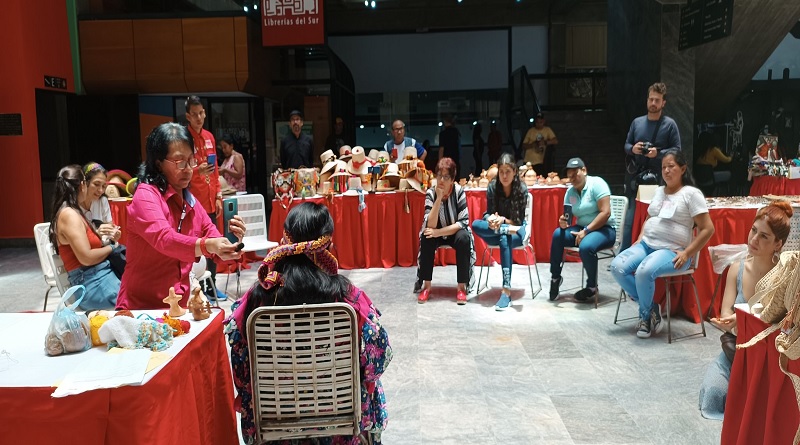 Dictan taller demostrativo sobre la técnica de la cerámica wayú
