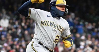 William Contreras sigue indetenible con el madero en triunfo de Milwaukee