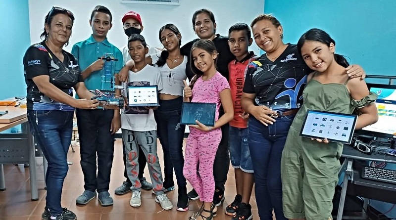 Forman a jóvenes en materia de Robótica en Lara y Monagas
