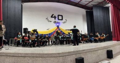 Conmemoran 40 años de Estudiantina y Coral Infantil «Víctor Sosa» en Miranda