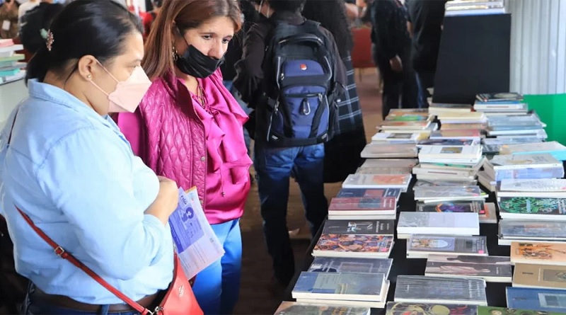 Presentan libro sobre la resistencia del pueblo venezolano en la FIL Honduras 2023