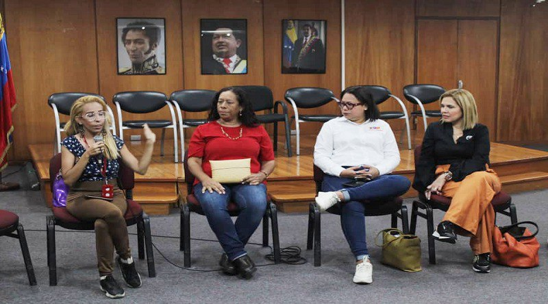 Foro "Barbie ¿Feminismo?" desmonta tasfondo de la película