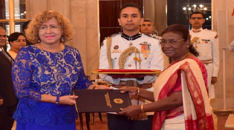 Embajadora Capaya Rodríguez presenta cartas credenciales ante presidenta india Droupadi Murmu