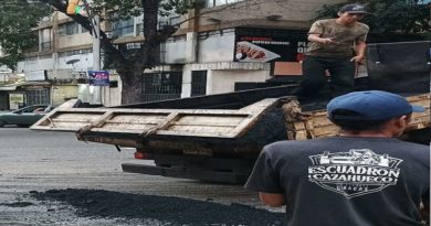 Desarrollan labores de colocación de asfalto y mantenimiento en sectores de Caracas
