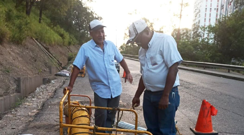 Desarrollan labores de reparación en redes de transmisión en Caricuao