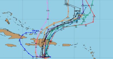 Decretan días no laborables por paso de tormenta tropical por República Dominicana